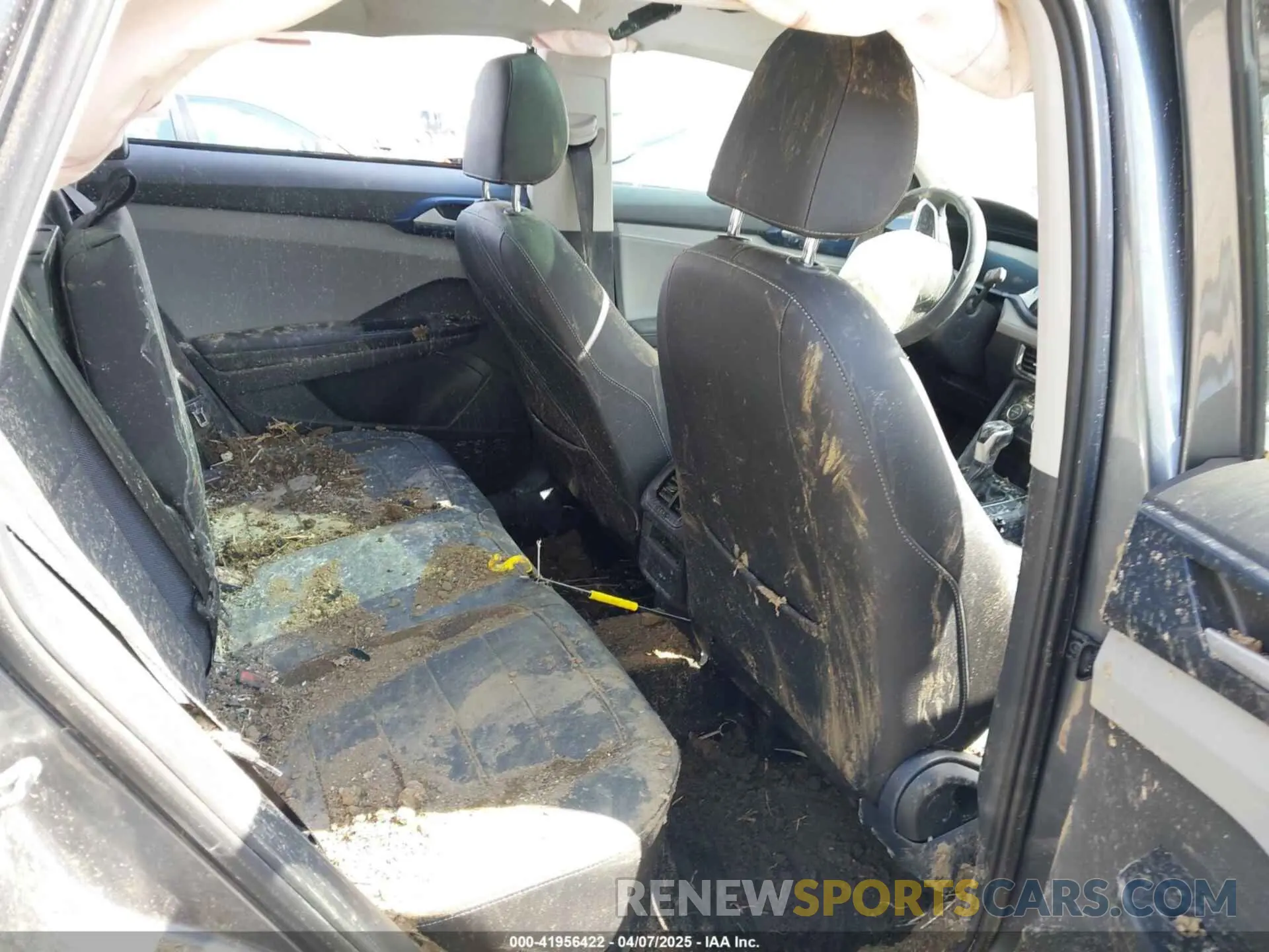 8 Photograph of a damaged car 3VVVX7B24RM034236 VOLKSWAGEN TAOS 2024