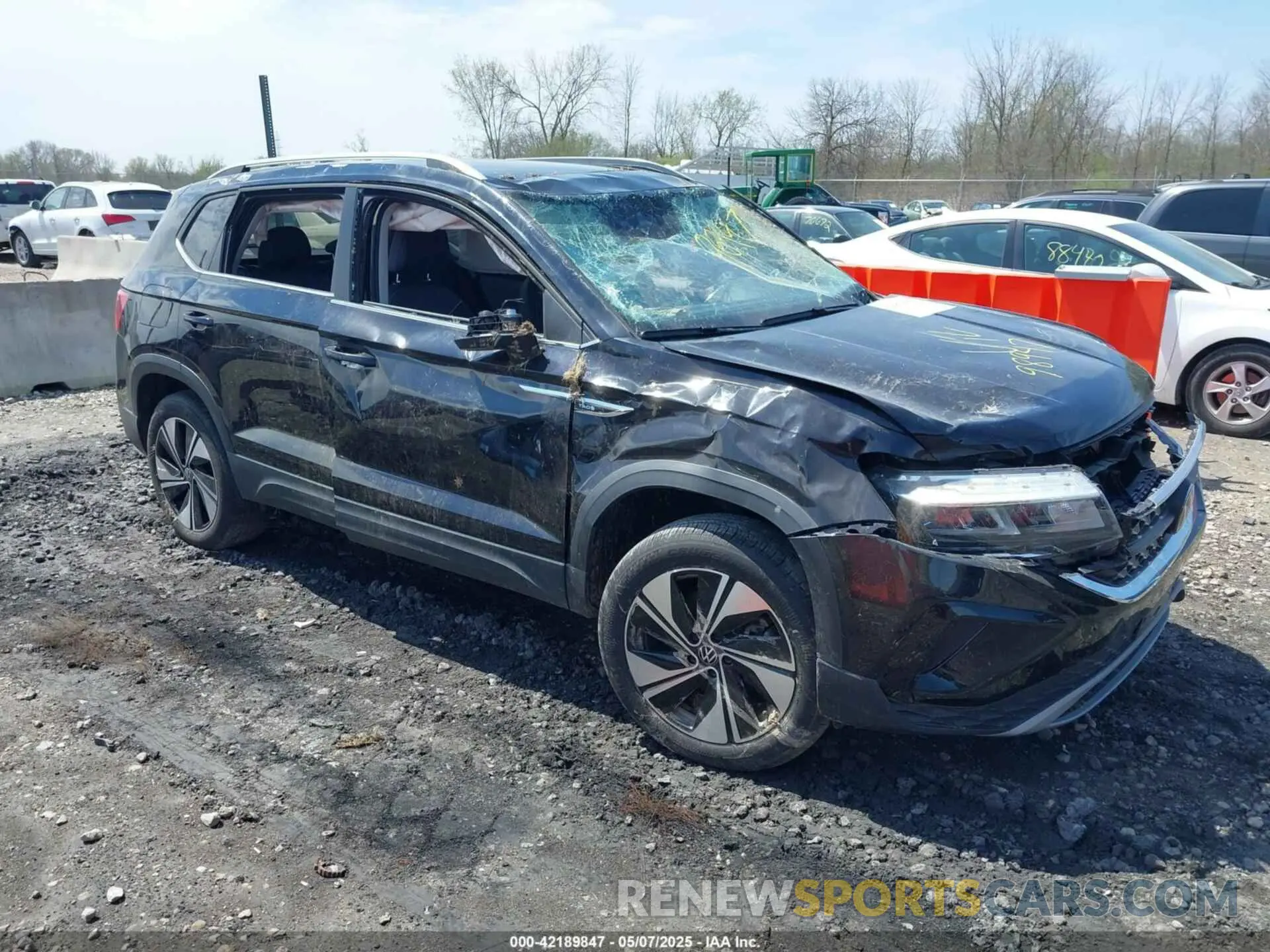 1 Photograph of a damaged car 3VVVX7B26RM052530 VOLKSWAGEN TAOS 2024