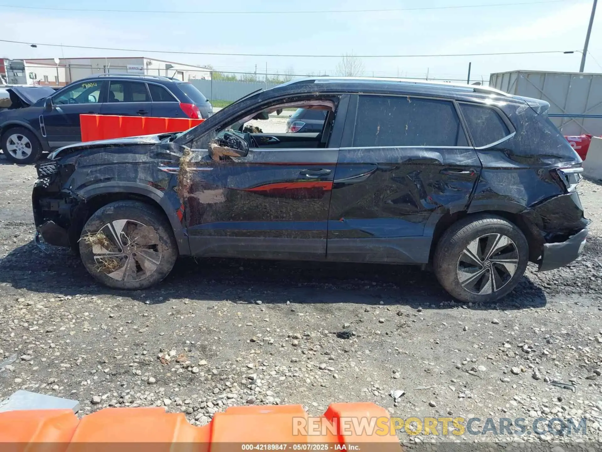 15 Photograph of a damaged car 3VVVX7B26RM052530 VOLKSWAGEN TAOS 2024