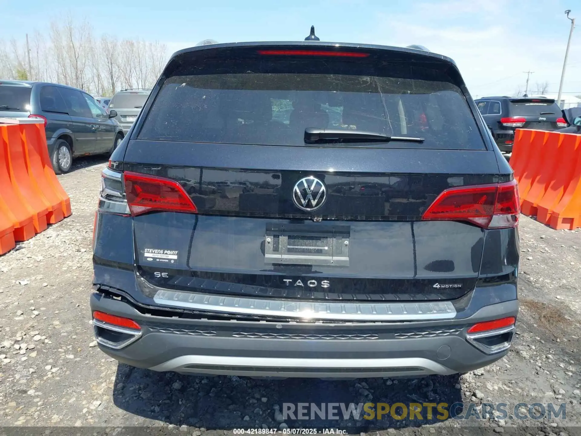17 Photograph of a damaged car 3VVVX7B26RM052530 VOLKSWAGEN TAOS 2024