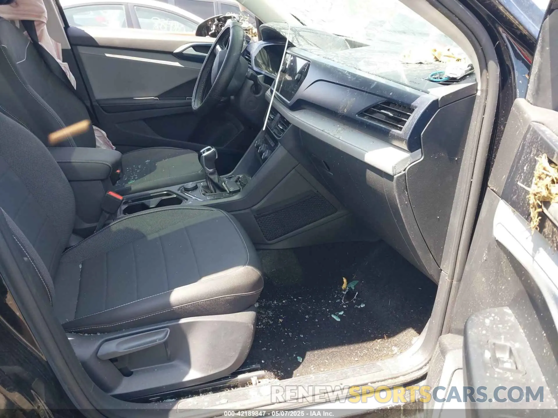 5 Photograph of a damaged car 3VVVX7B26RM052530 VOLKSWAGEN TAOS 2024