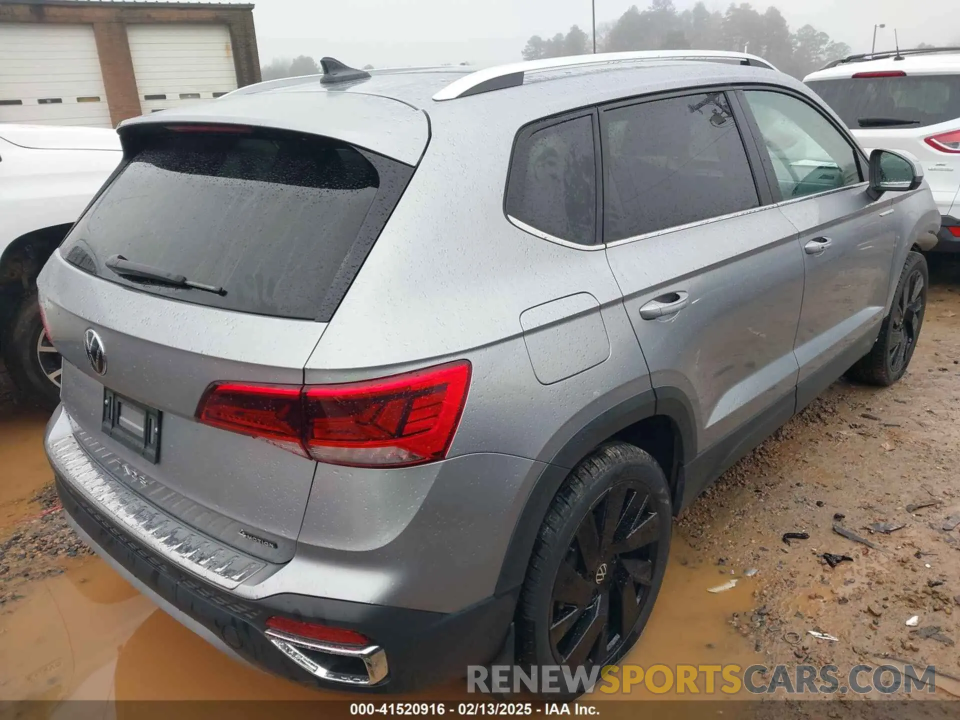 4 Photograph of a damaged car 3VVVX7B27RM041262 VOLKSWAGEN TAOS 2024