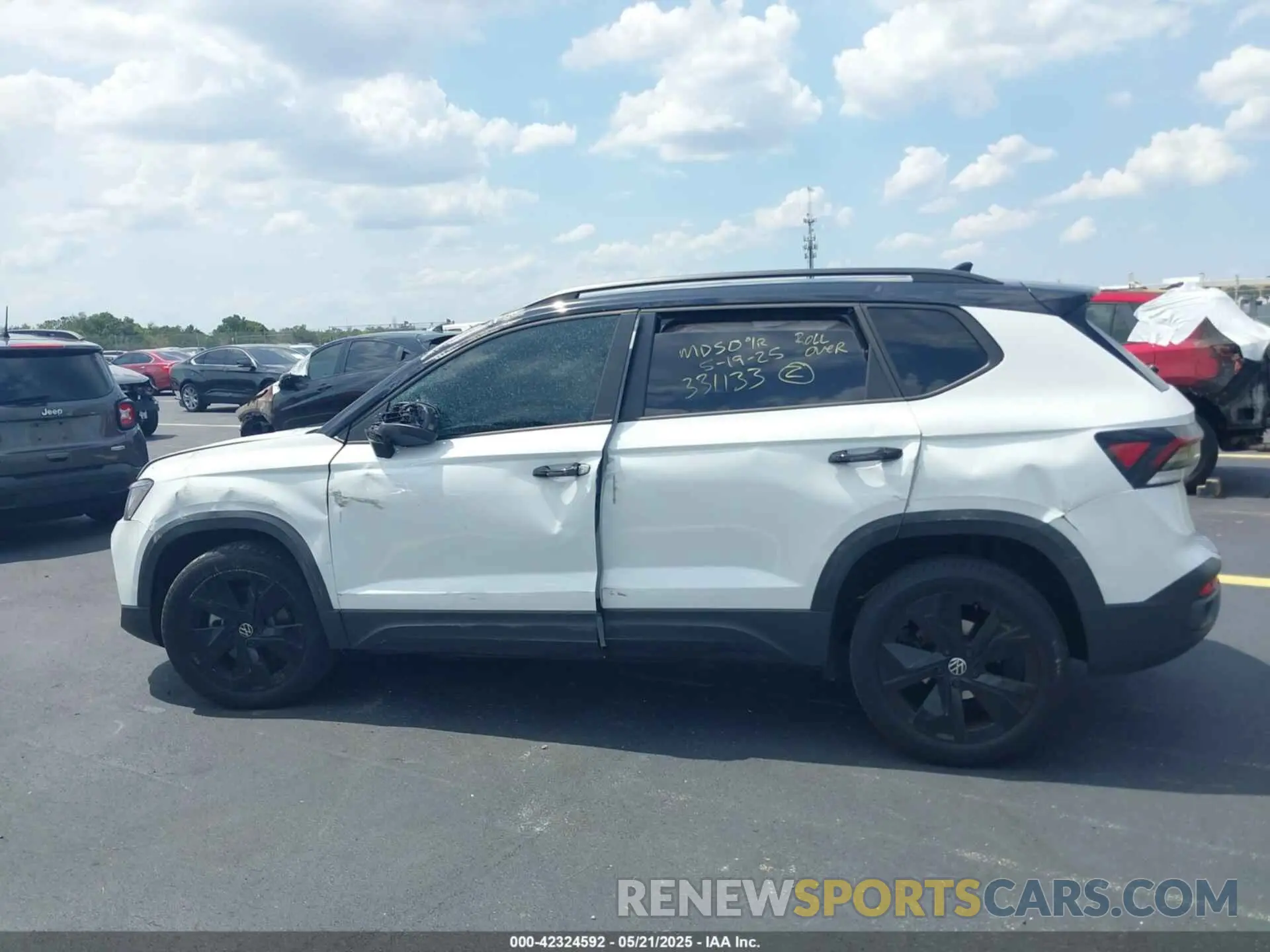 13 Photograph of a damaged car 3VV3C7B26SM004695 VOLKSWAGEN TAOS 2025