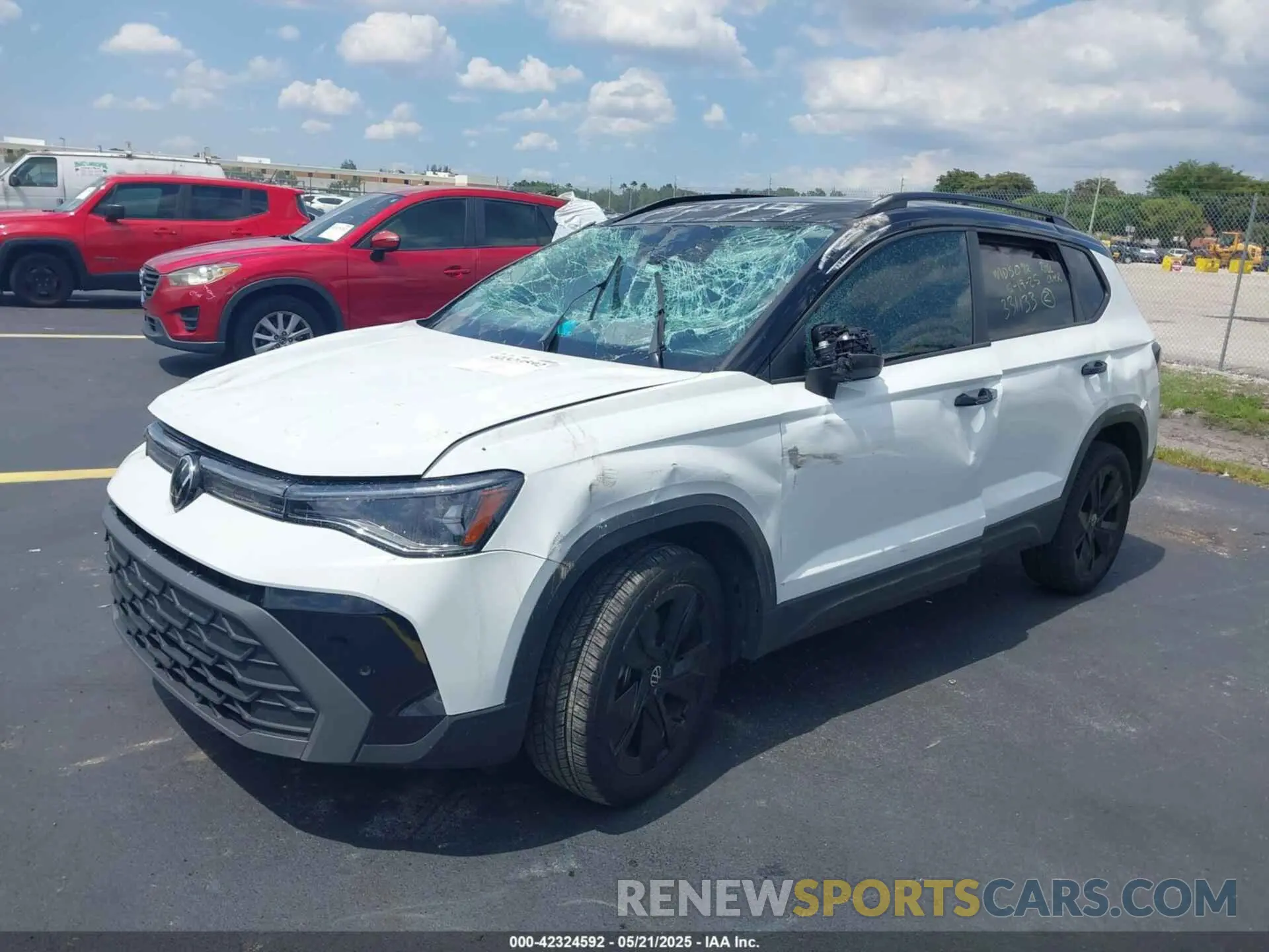 2 Photograph of a damaged car 3VV3C7B26SM004695 VOLKSWAGEN TAOS 2025