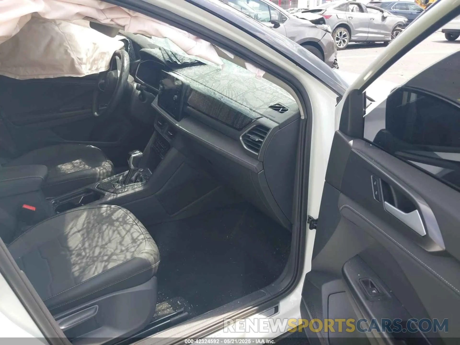 5 Photograph of a damaged car 3VV3C7B26SM004695 VOLKSWAGEN TAOS 2025