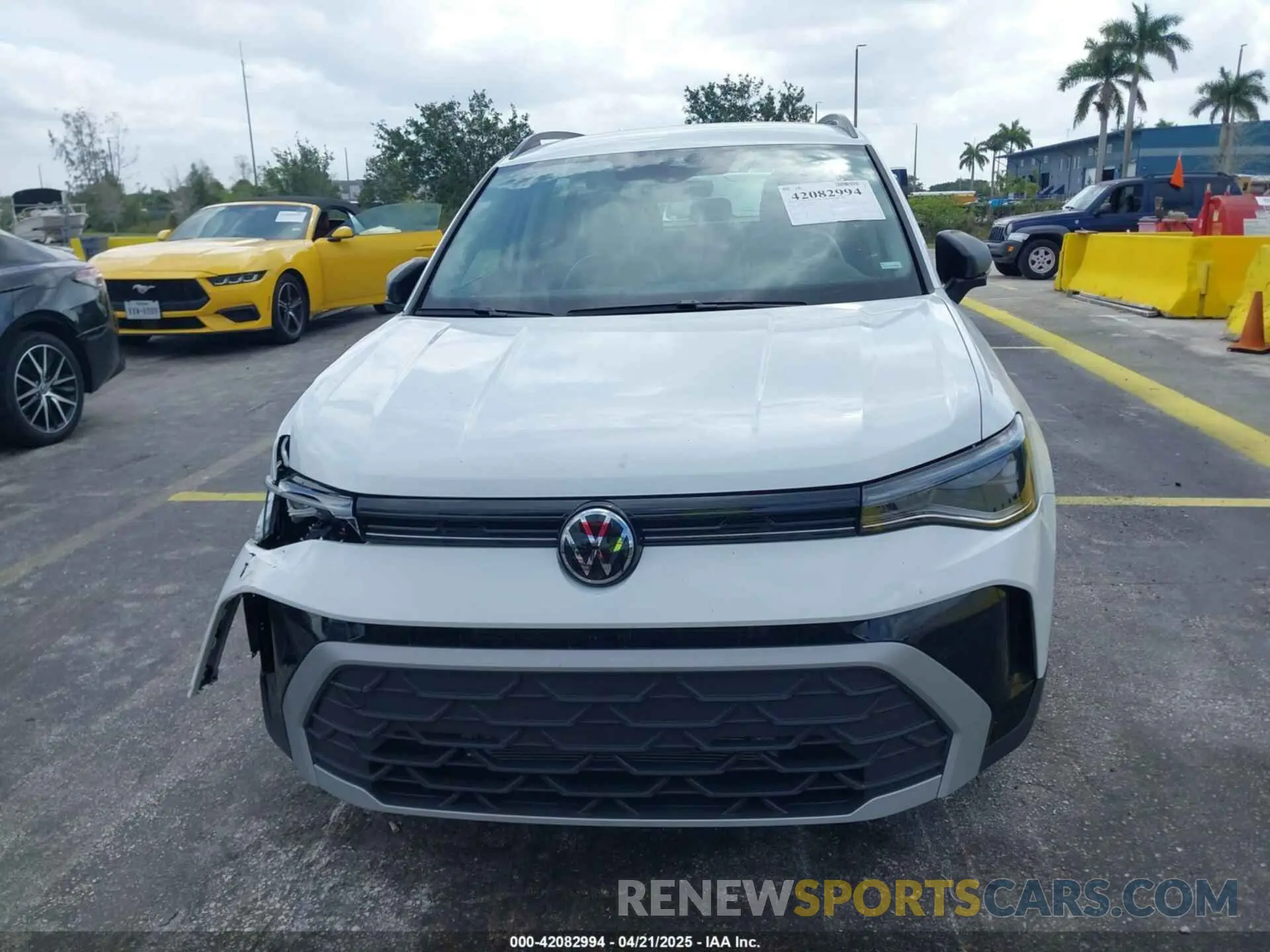 12 Photograph of a damaged car 3VV5C7B23SM005781 VOLKSWAGEN TAOS 2025