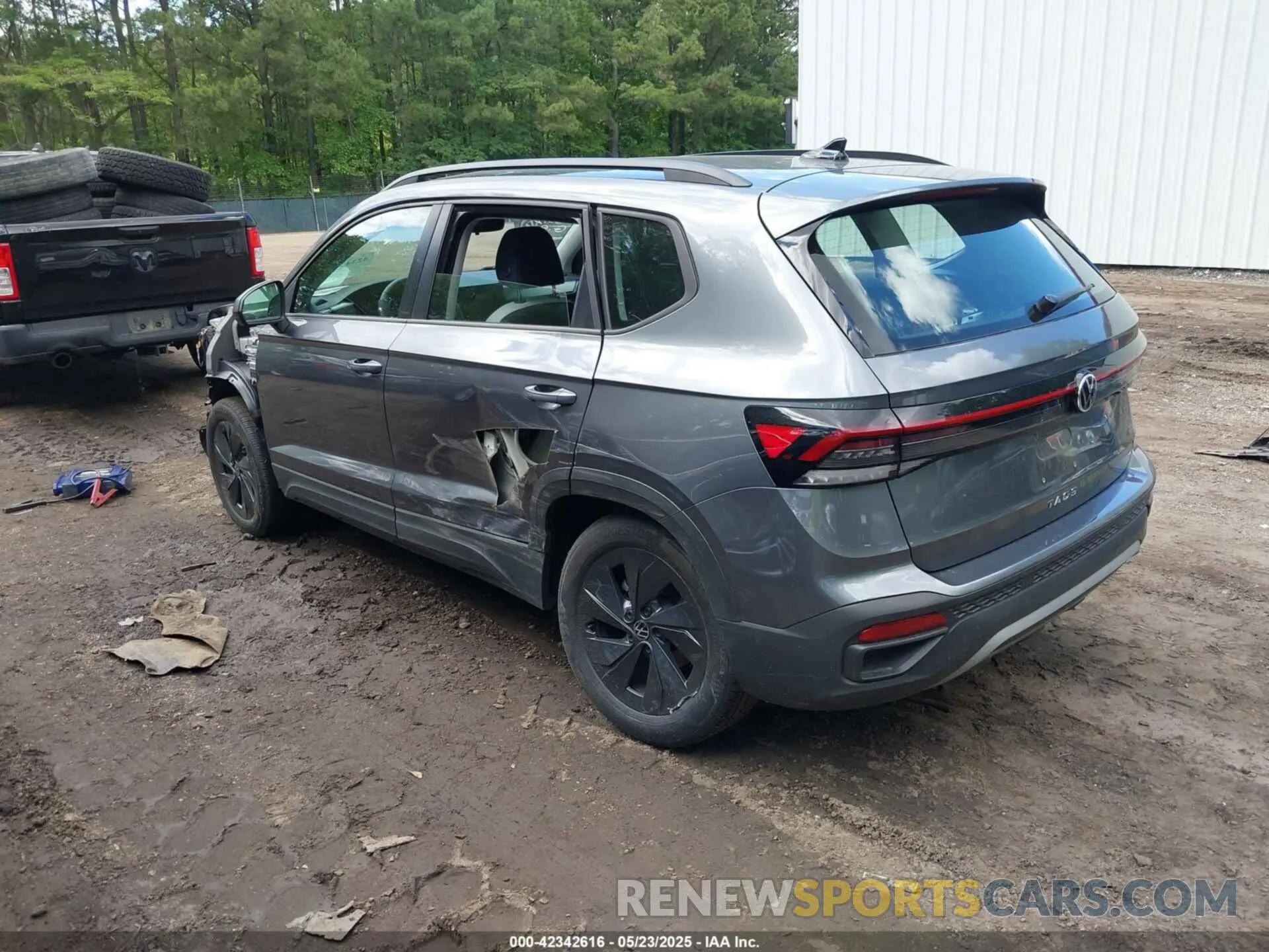 3 Photograph of a damaged car 3VV5C7B23SM012634 VOLKSWAGEN TAOS 2025