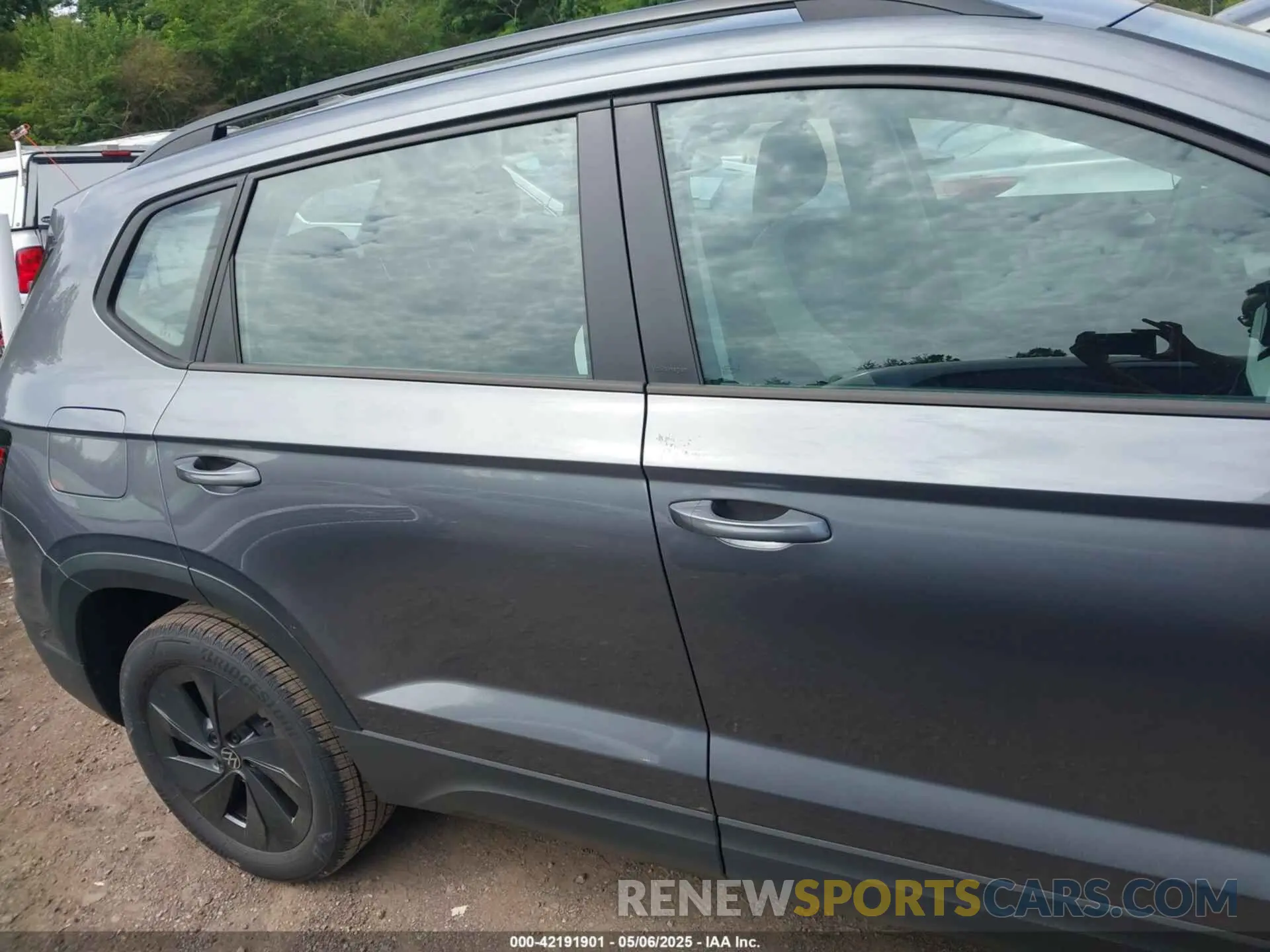 13 Photograph of a damaged car 3VV5C7B25SM030763 VOLKSWAGEN TAOS 2025