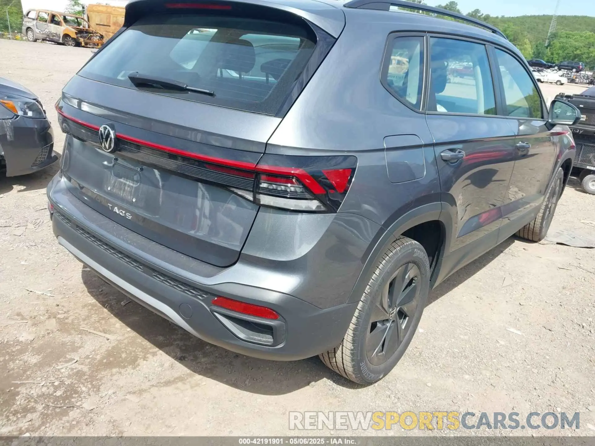 4 Photograph of a damaged car 3VV5C7B25SM030763 VOLKSWAGEN TAOS 2025
