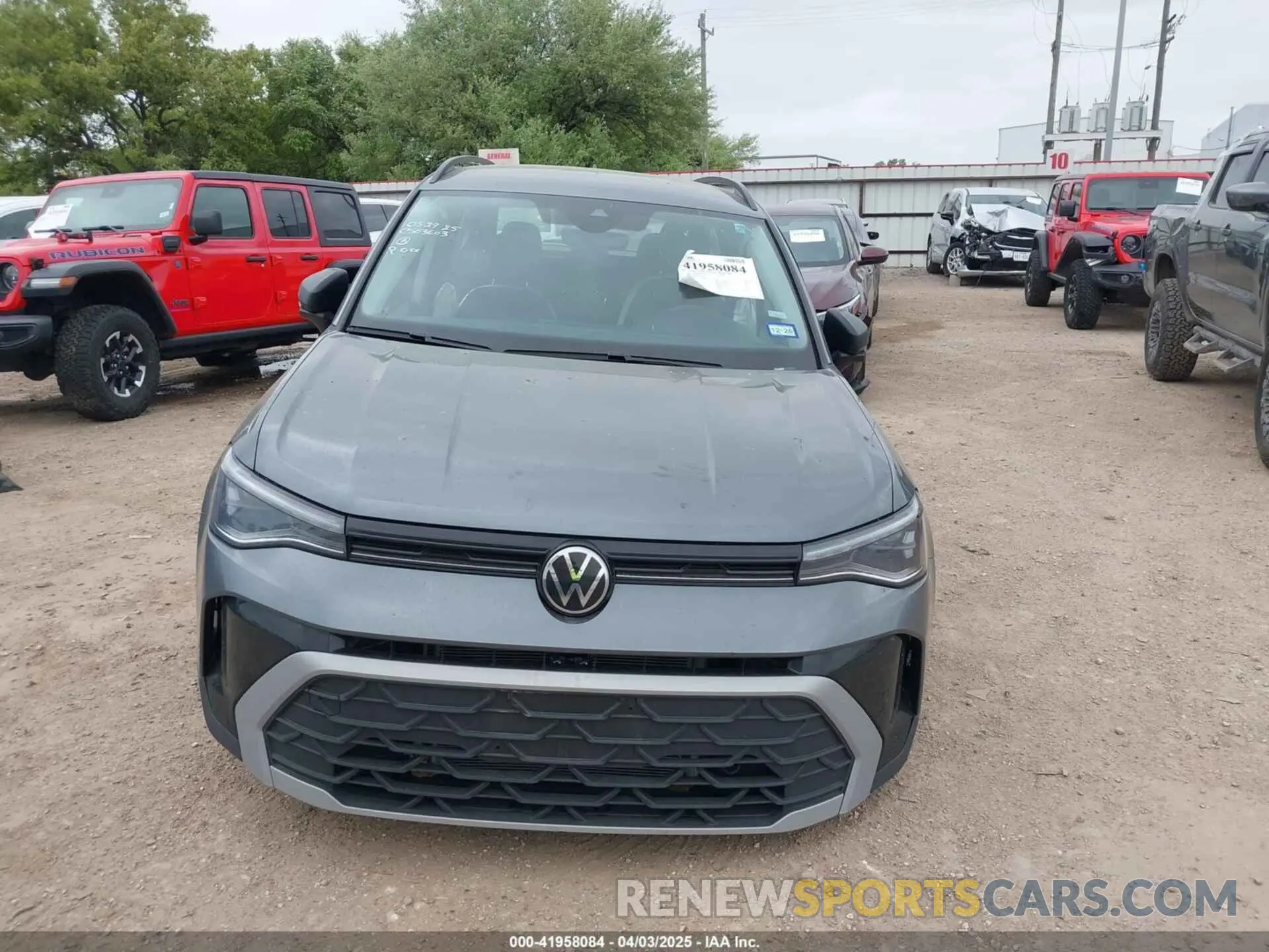 11 Photograph of a damaged car 3VV5C7B26SM009467 VOLKSWAGEN TAOS 2025