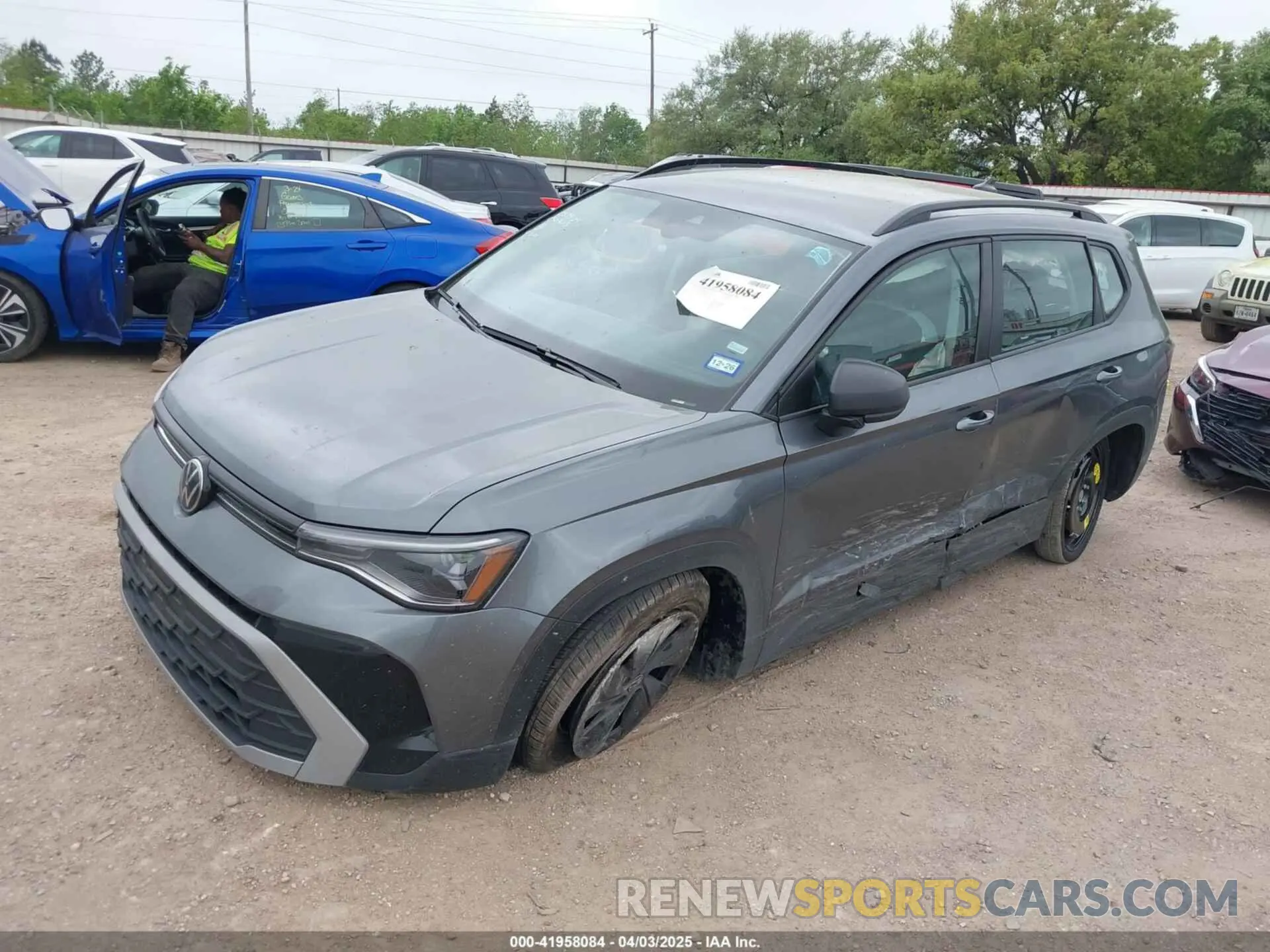 2 Photograph of a damaged car 3VV5C7B26SM009467 VOLKSWAGEN TAOS 2025