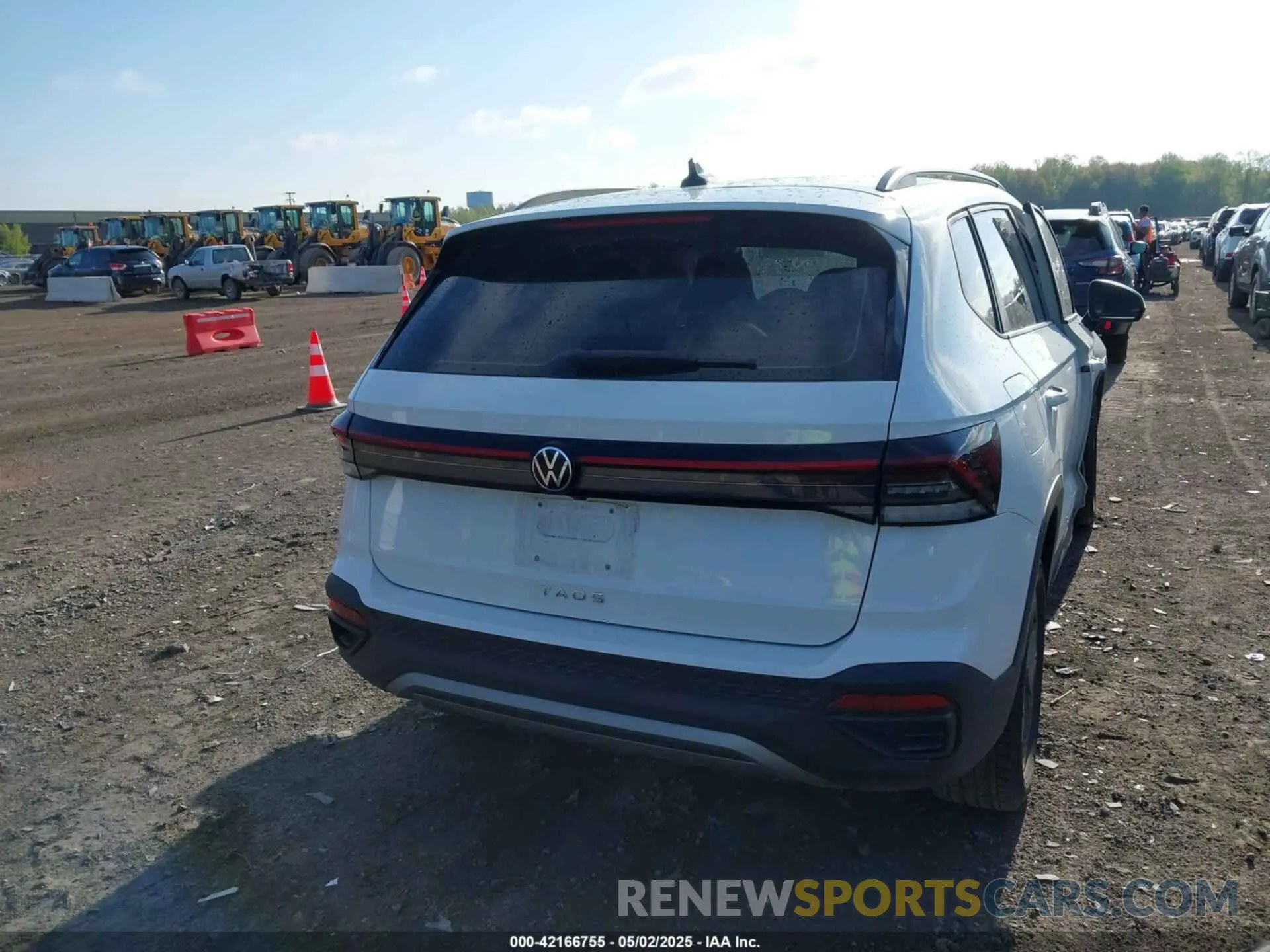 4 Photograph of a damaged car 3VV5C7B27SM010322 VOLKSWAGEN TAOS 2025