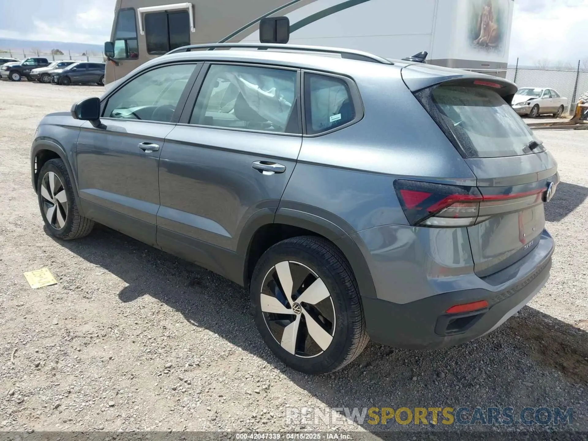 3 Photograph of a damaged car 3VV8C7B20SM007811 VOLKSWAGEN TAOS 2025