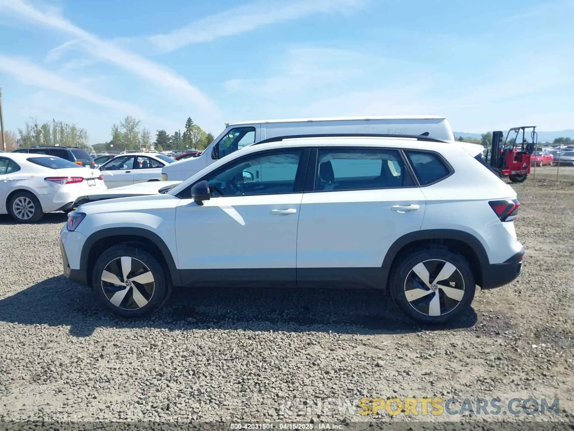 14 Photograph of a damaged car 3VV8C7B28SM034092 VOLKSWAGEN TAOS 2025