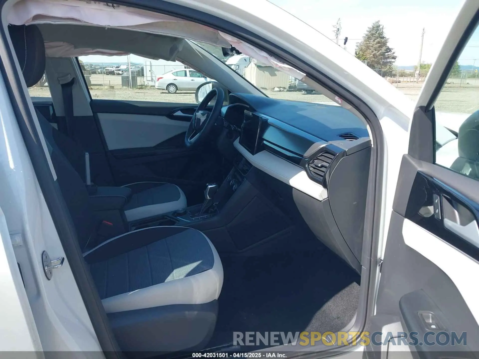 5 Photograph of a damaged car 3VV8C7B28SM034092 VOLKSWAGEN TAOS 2025