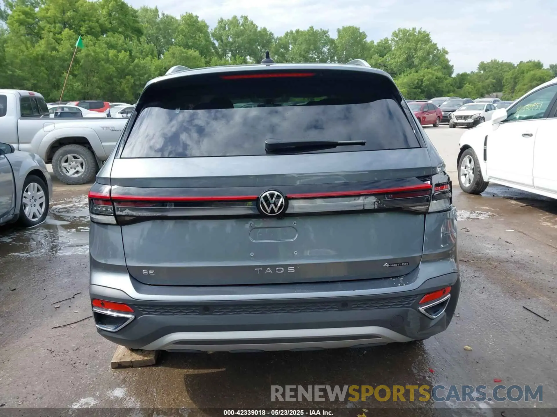 16 Photograph of a damaged car 3VVUC7B23SM006148 VOLKSWAGEN TAOS 2025