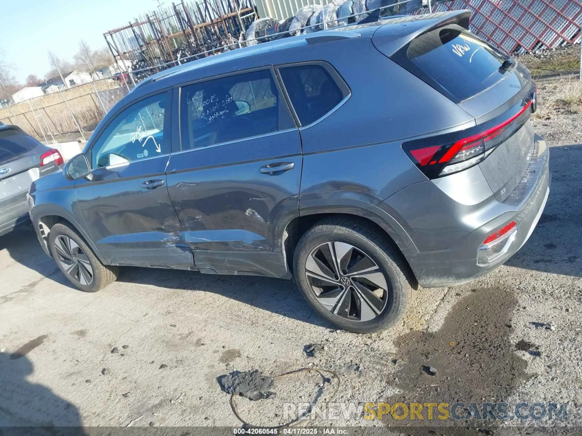 14 Photograph of a damaged car 3VVUC7B28SM025861 VOLKSWAGEN TAOS 2025