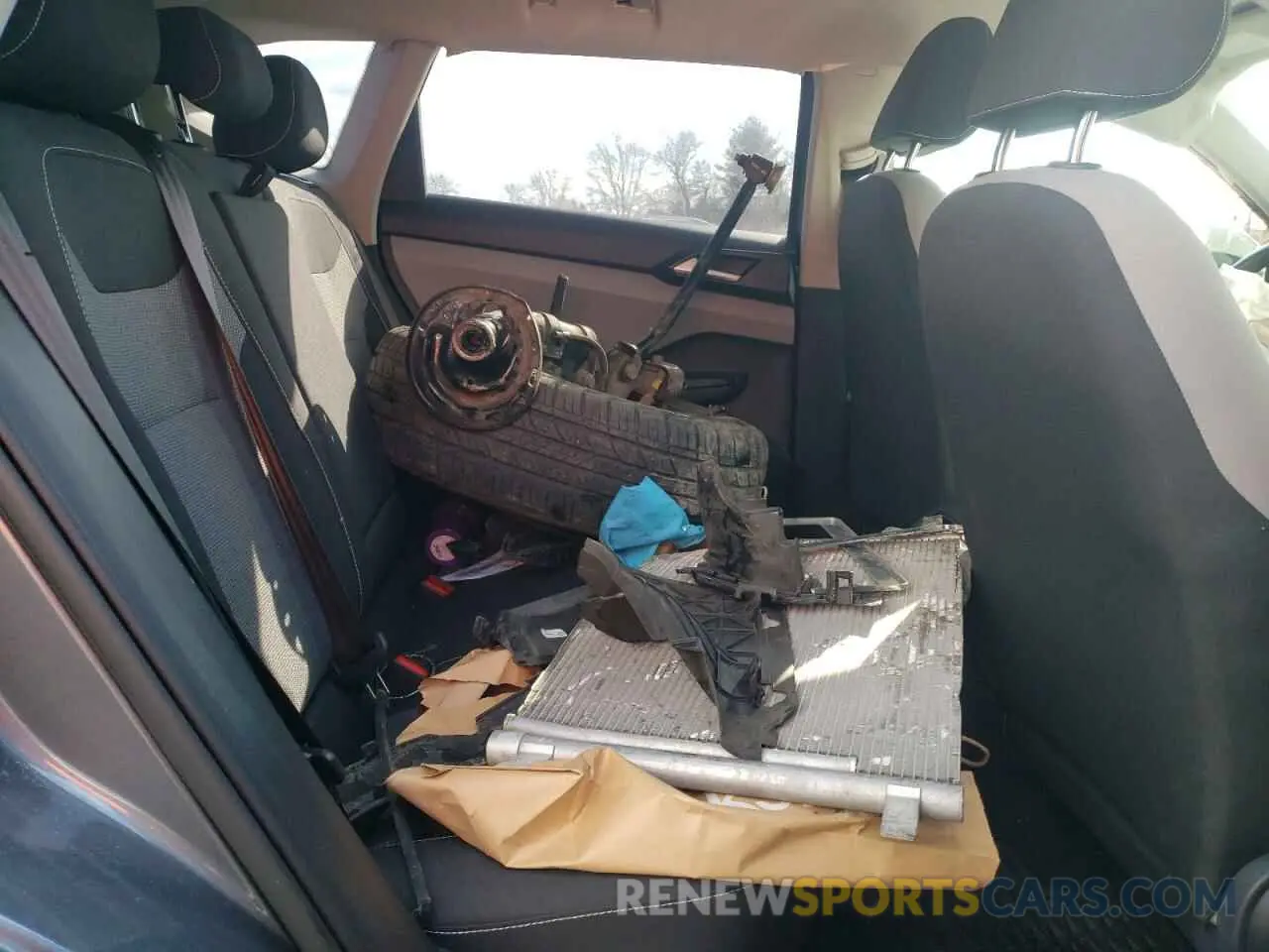 12 Photograph of a damaged car 3VVAX7B26NM057722 VOLKSWAGEN TAOS S 2022