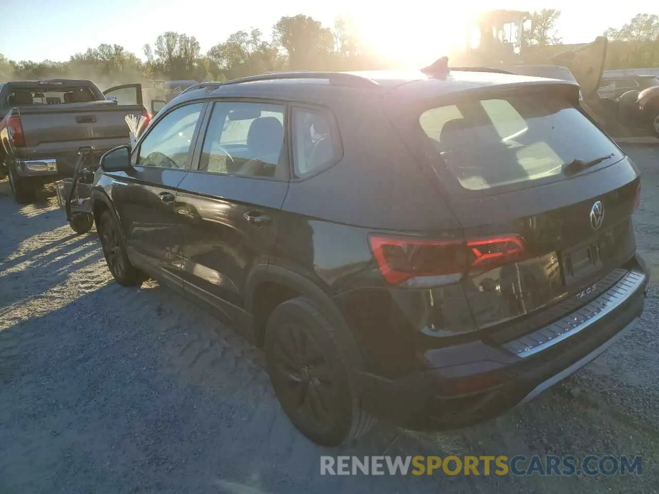 2 Photograph of a damaged car 3VVDX7B20NM048222 VOLKSWAGEN TAOS S 2022