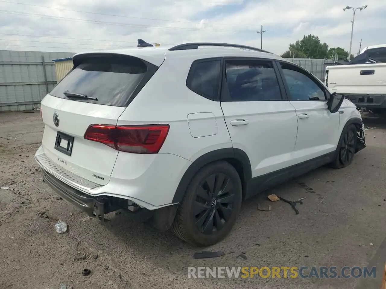 3 Photograph of a damaged car 3VVMX7B22NM022558 VOLKSWAGEN TAOS S 2022