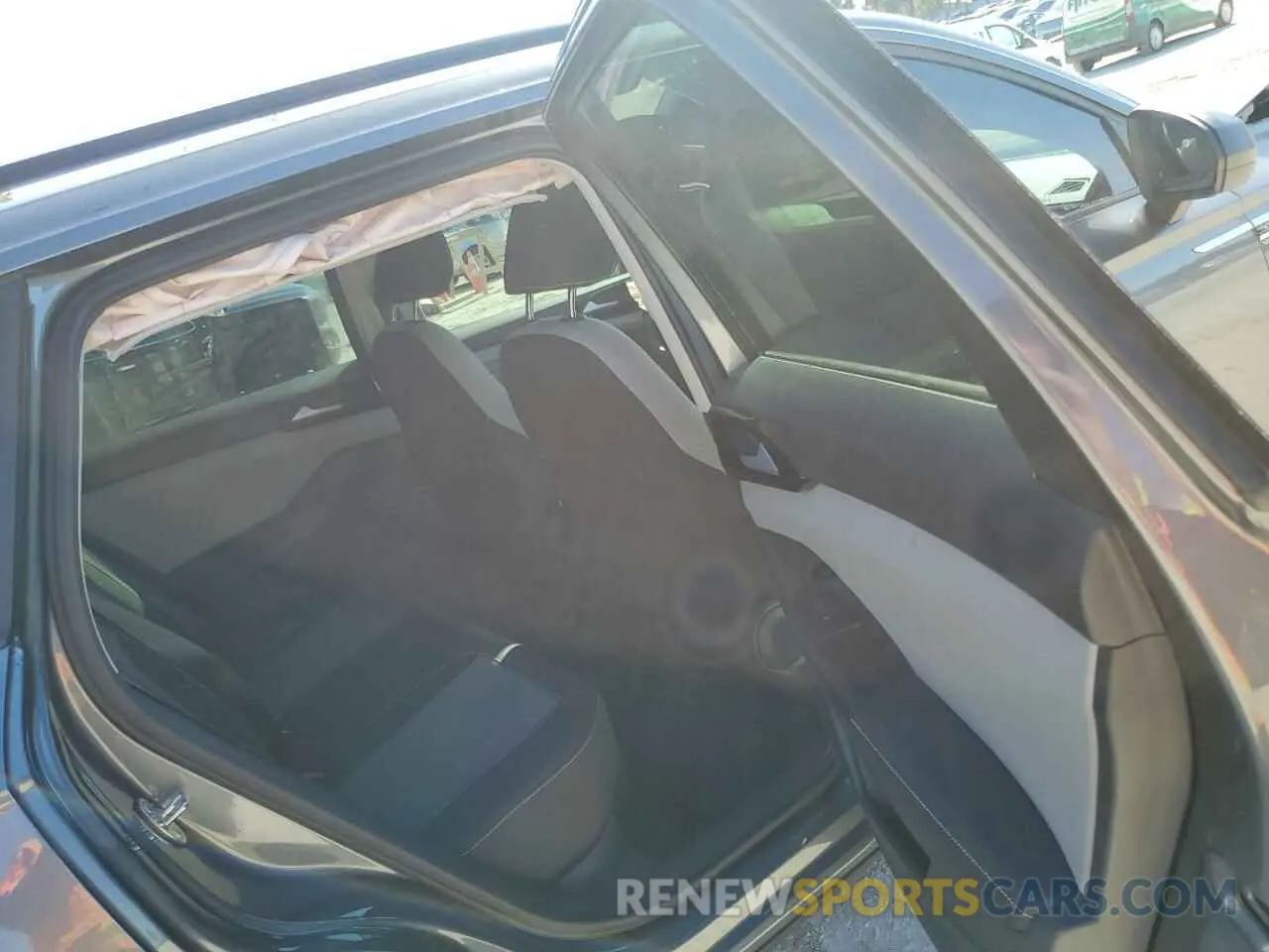 10 Photograph of a damaged car 3VV5X7B20RM117629 VOLKSWAGEN TAOS S 2024