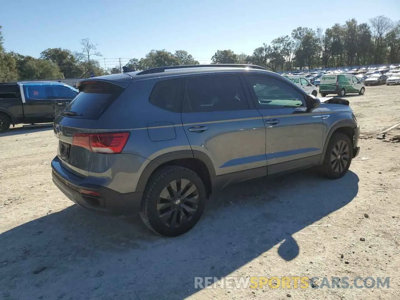 3 Photograph of a damaged car 3VV5X7B20RM117629 VOLKSWAGEN TAOS S 2024