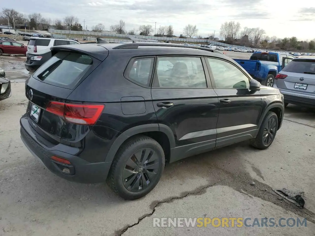 3 Photograph of a damaged car 3VV5X7B21RM115775 VOLKSWAGEN TAOS S 2024