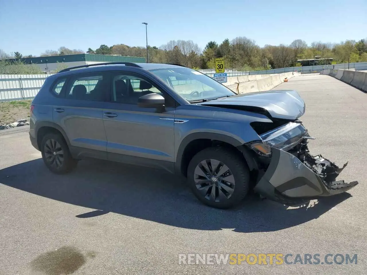 4 Photograph of a damaged car 3VV5X7B25RM074020 VOLKSWAGEN TAOS S 2024