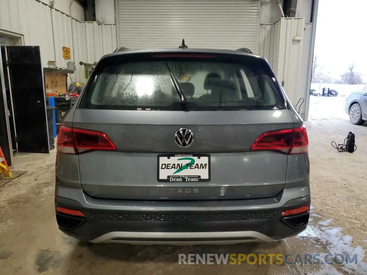6 Photograph of a damaged car 3VV5X7B28RM103591 VOLKSWAGEN TAOS S 2024