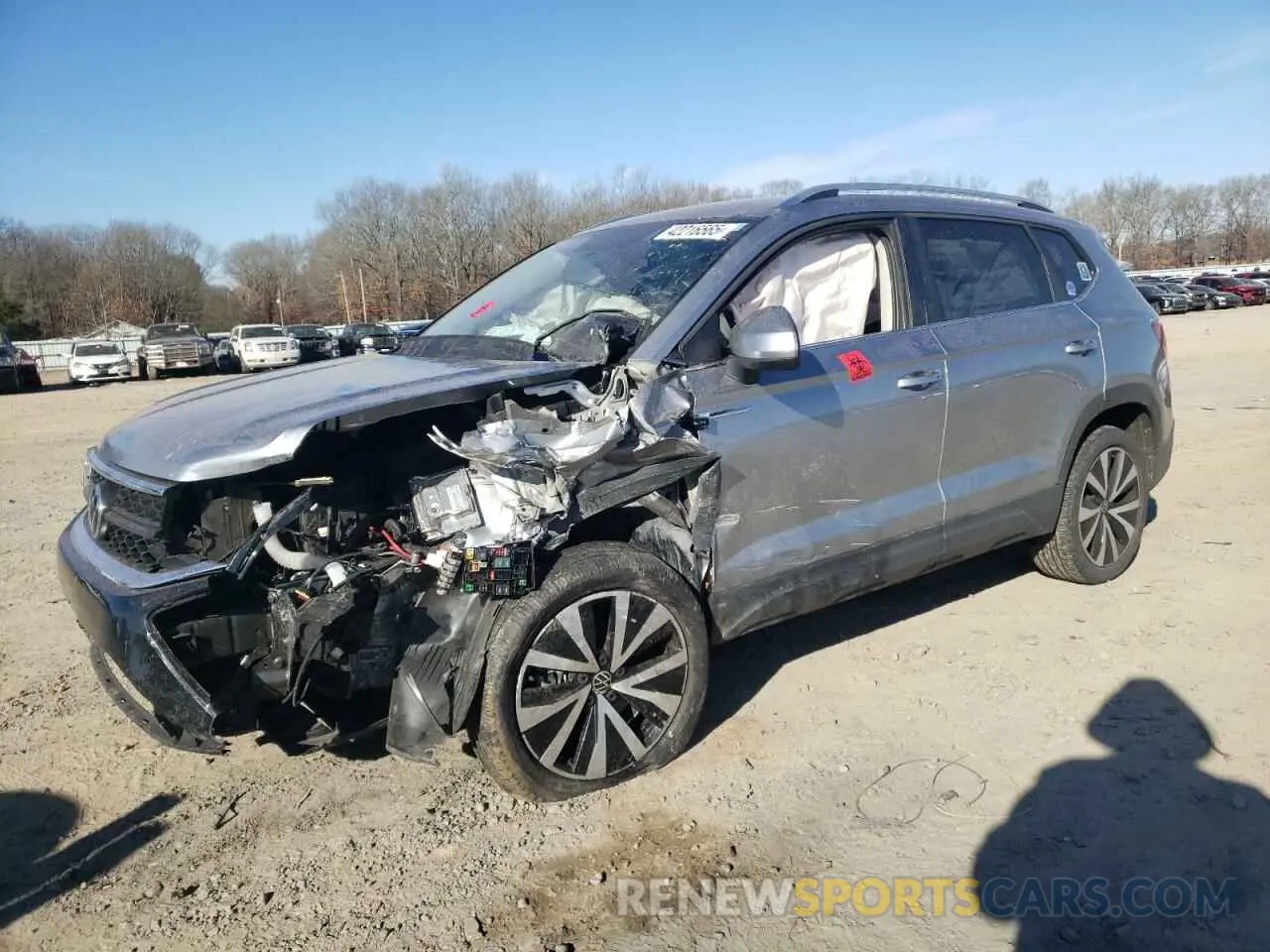 1 Photograph of a damaged car 3VVRX7B21NM044699 VOLKSWAGEN TAOS SE 2022