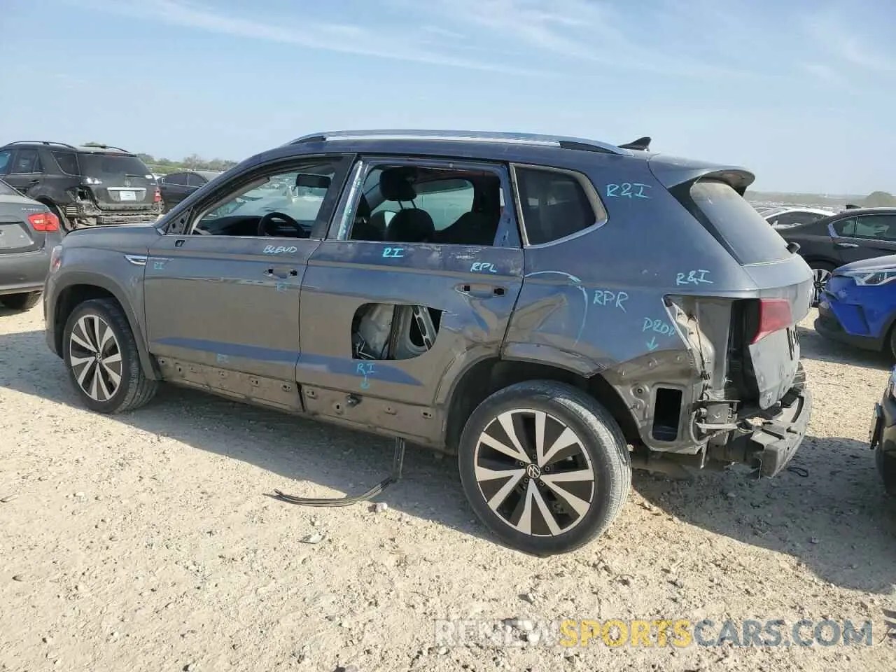 2 Photograph of a damaged car 3VVRX7B26NM007633 VOLKSWAGEN TAOS SE 2022