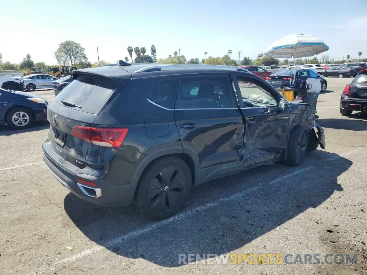 3 Photograph of a damaged car 3VVWX7B21NM022723 VOLKSWAGEN TAOS SE 2022