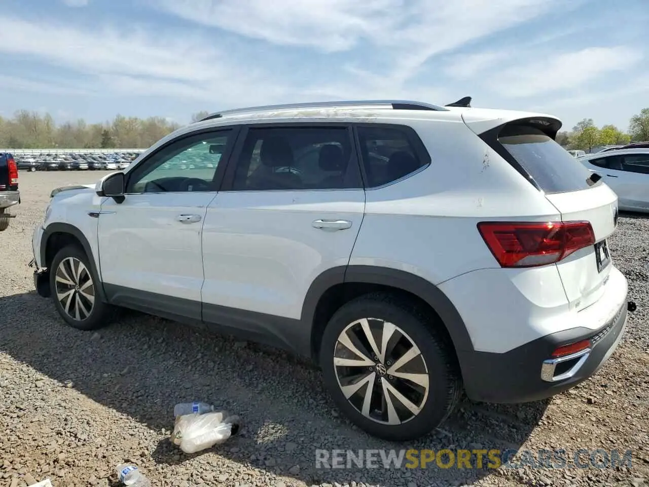 2 Photograph of a damaged car 3VVWX7B22NM019247 VOLKSWAGEN TAOS SE 2022