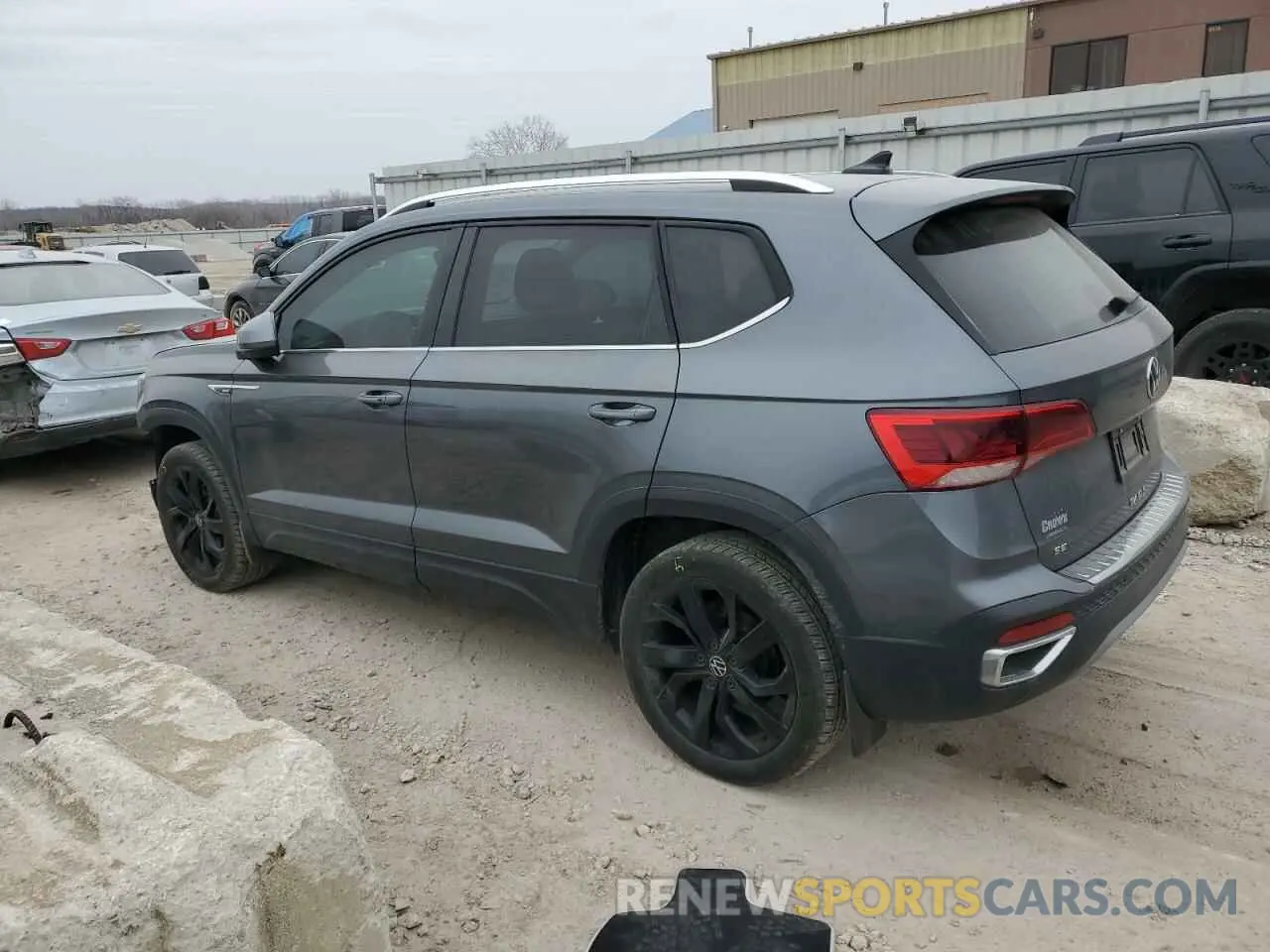 2 Photograph of a damaged car 3VVEX7B21PM318338 VOLKSWAGEN TAOS SE 2023