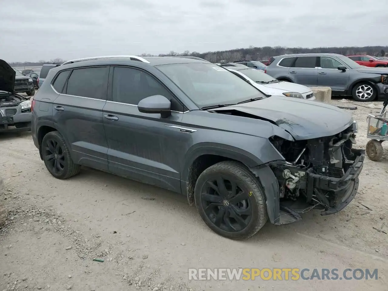 4 Photograph of a damaged car 3VVEX7B21PM318338 VOLKSWAGEN TAOS SE 2023