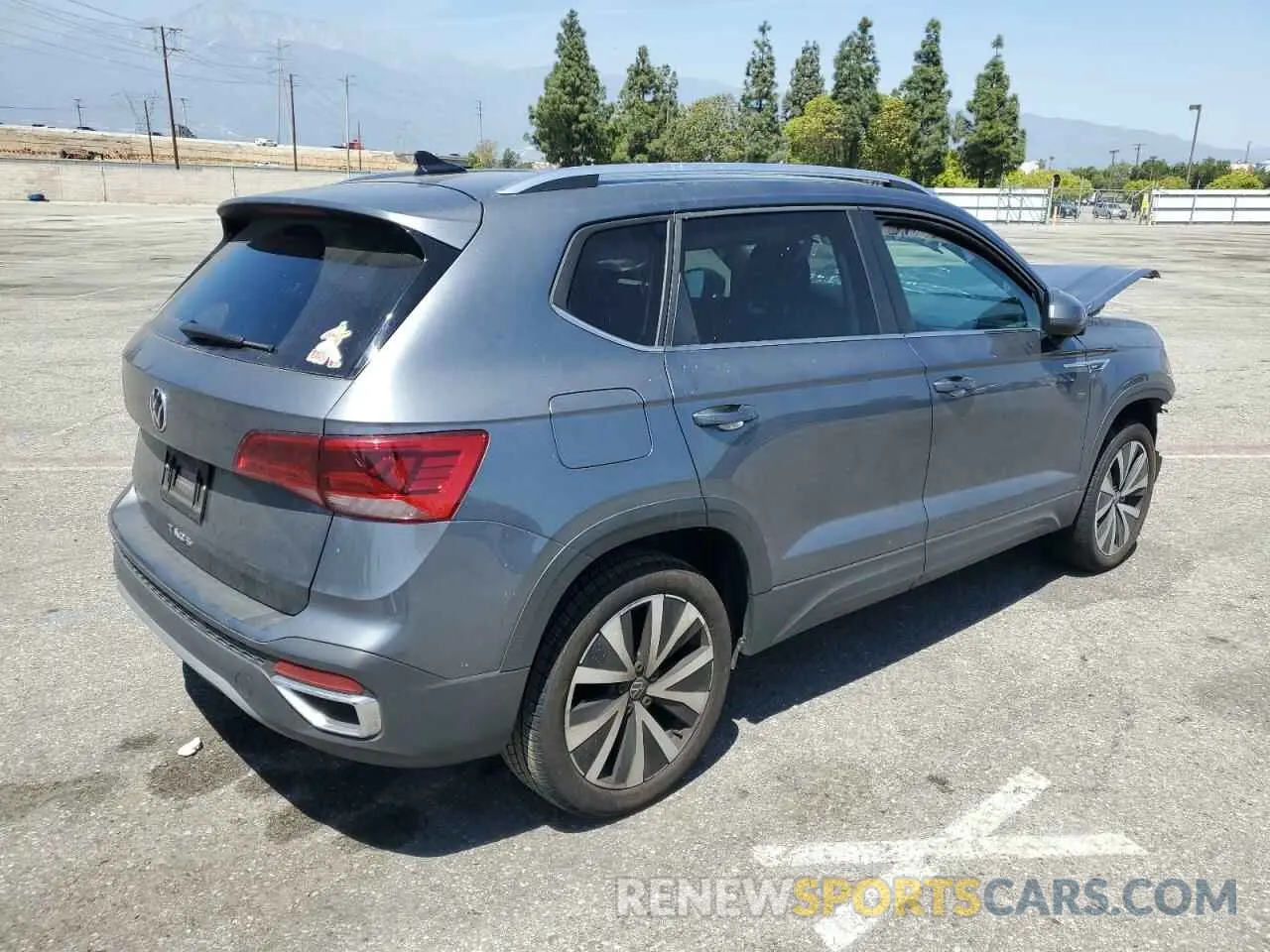 3 Photograph of a damaged car 3VVEX7B24PM364147 VOLKSWAGEN TAOS SE 2023