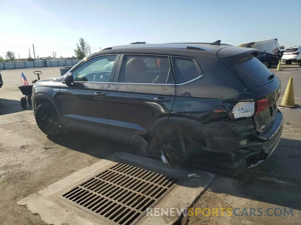 2 Photograph of a damaged car 3VVEX7B25PM345896 VOLKSWAGEN TAOS SE 2023