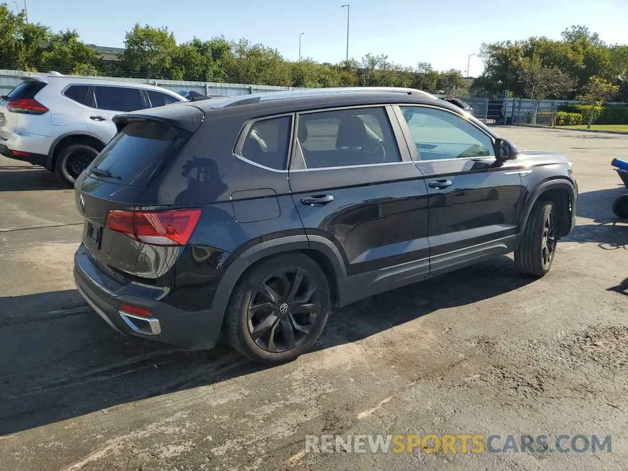 3 Photograph of a damaged car 3VVEX7B25PM345896 VOLKSWAGEN TAOS SE 2023