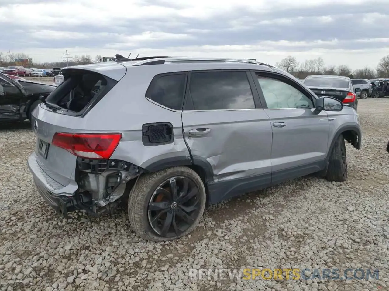 3 Photograph of a damaged car 3VVEX7B27PM334558 VOLKSWAGEN TAOS SE 2023