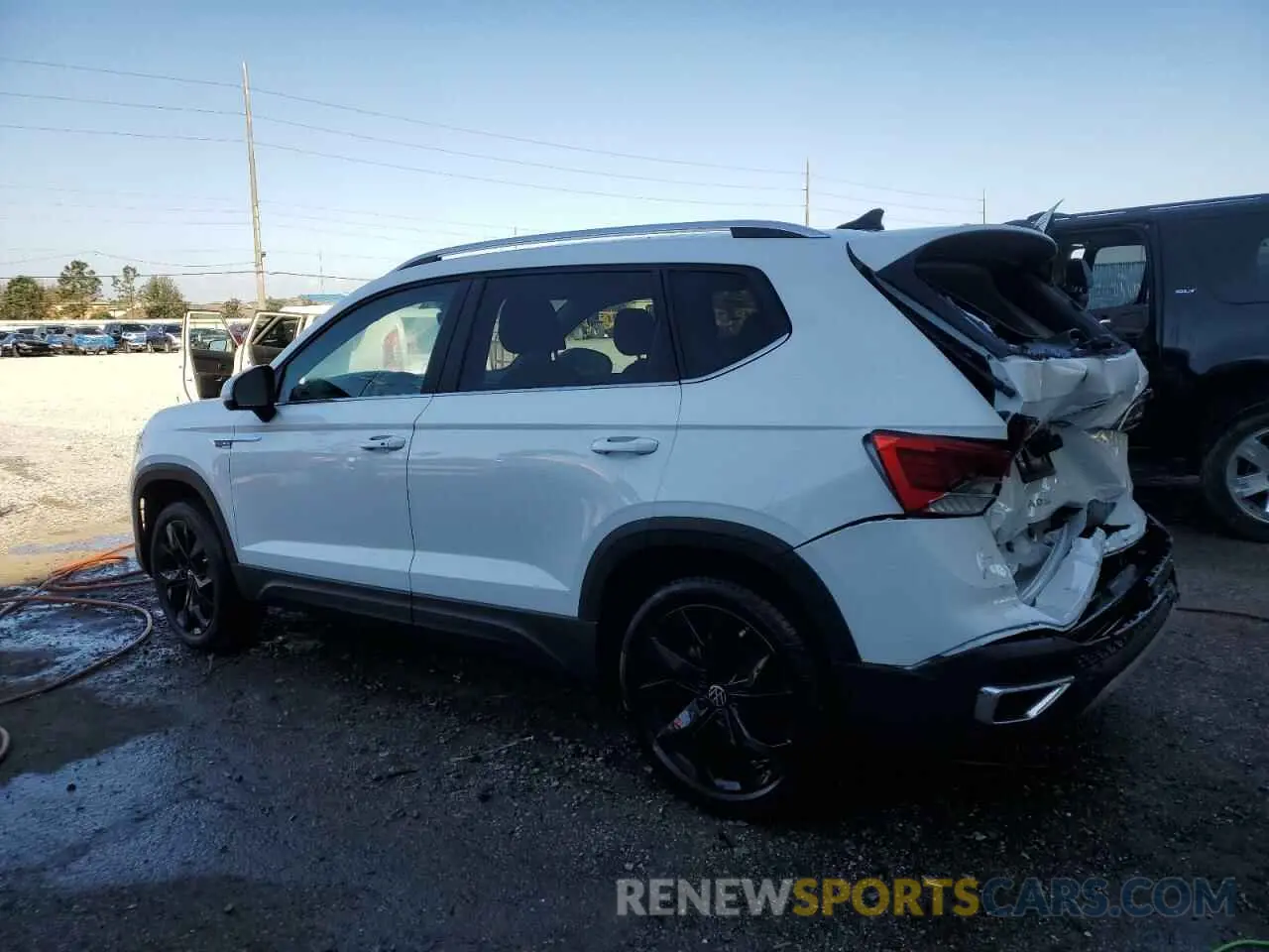 2 Photograph of a damaged car 3VVSX7B29PM336945 VOLKSWAGEN TAOS SE 2023