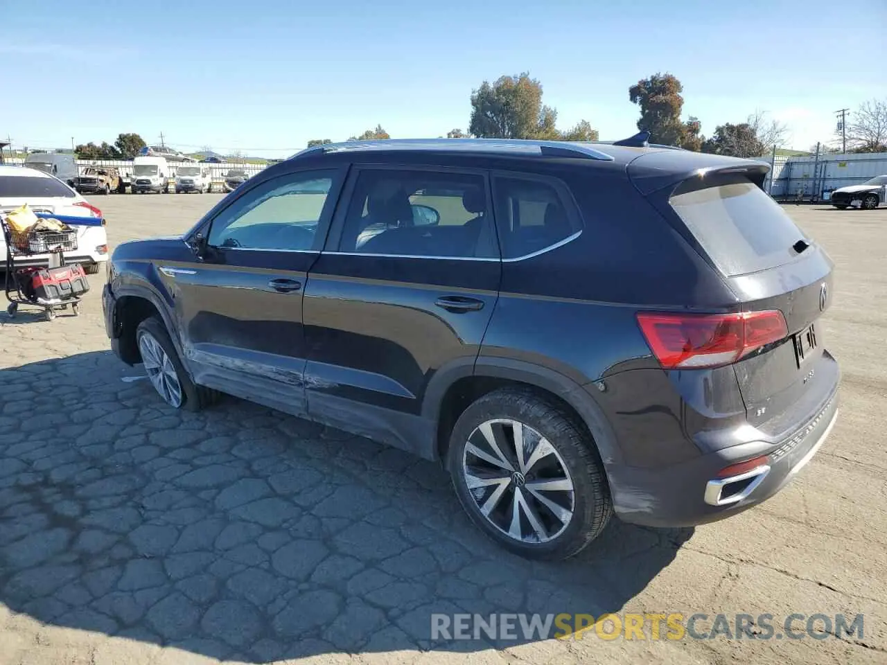 2 Photograph of a damaged car 3VVSX7B2XPM339014 VOLKSWAGEN TAOS SE 2023