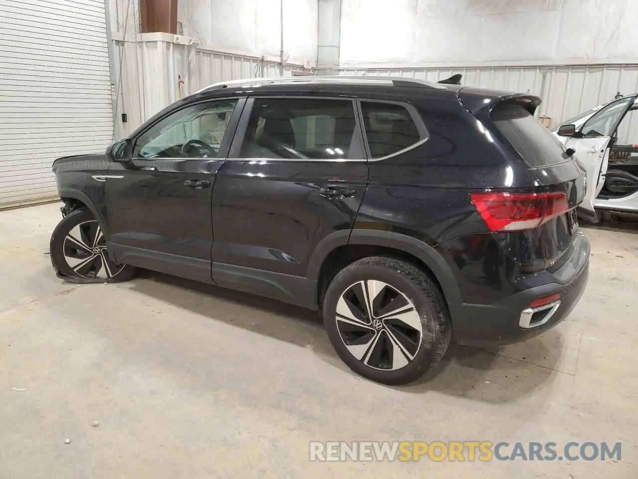 2 Photograph of a damaged car 3VVUX7B20PM370202 VOLKSWAGEN TAOS SE 2023