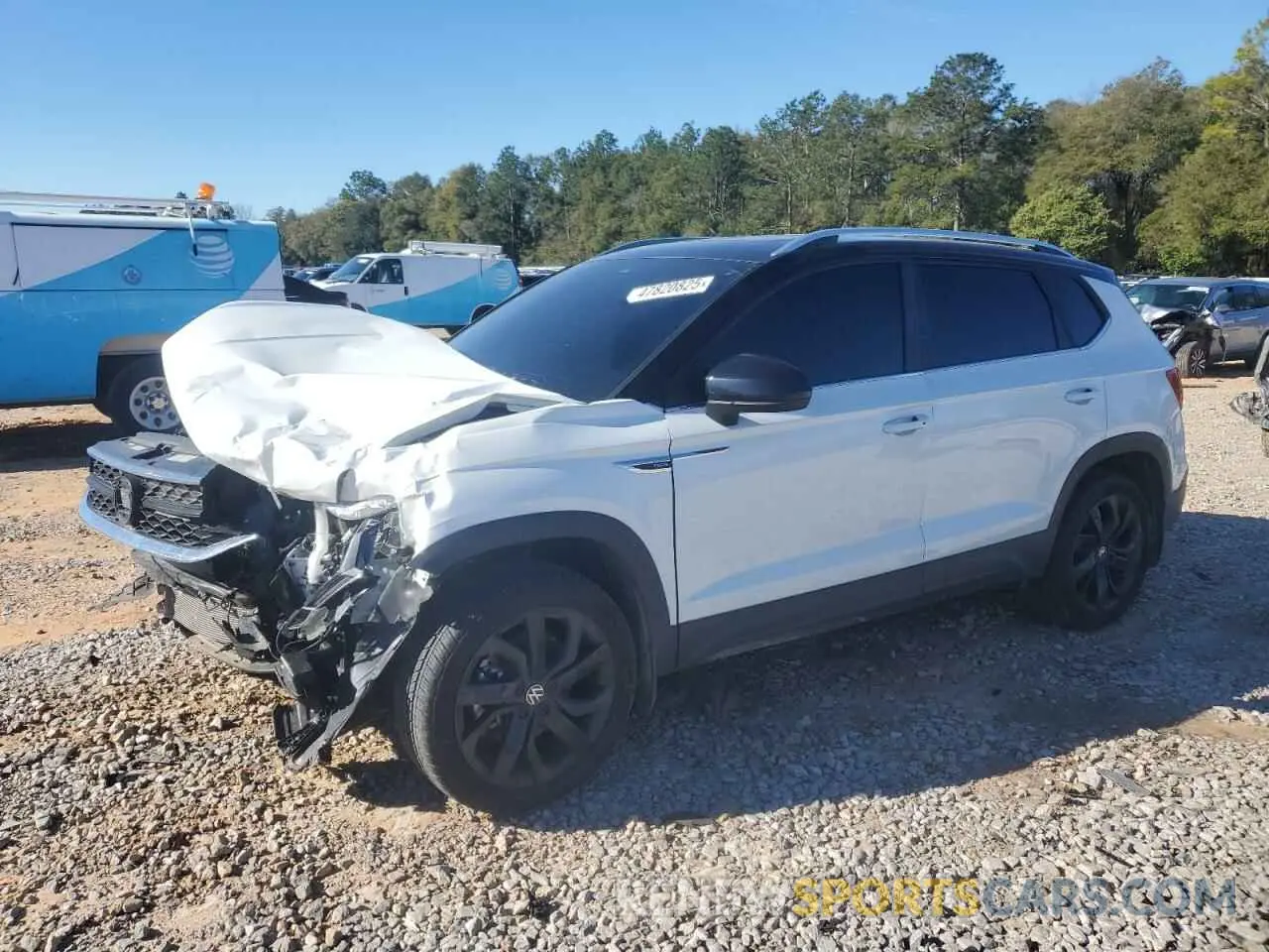 1 Photograph of a damaged car 3VVEX7B21RM015711 VOLKSWAGEN TAOS SE 2024
