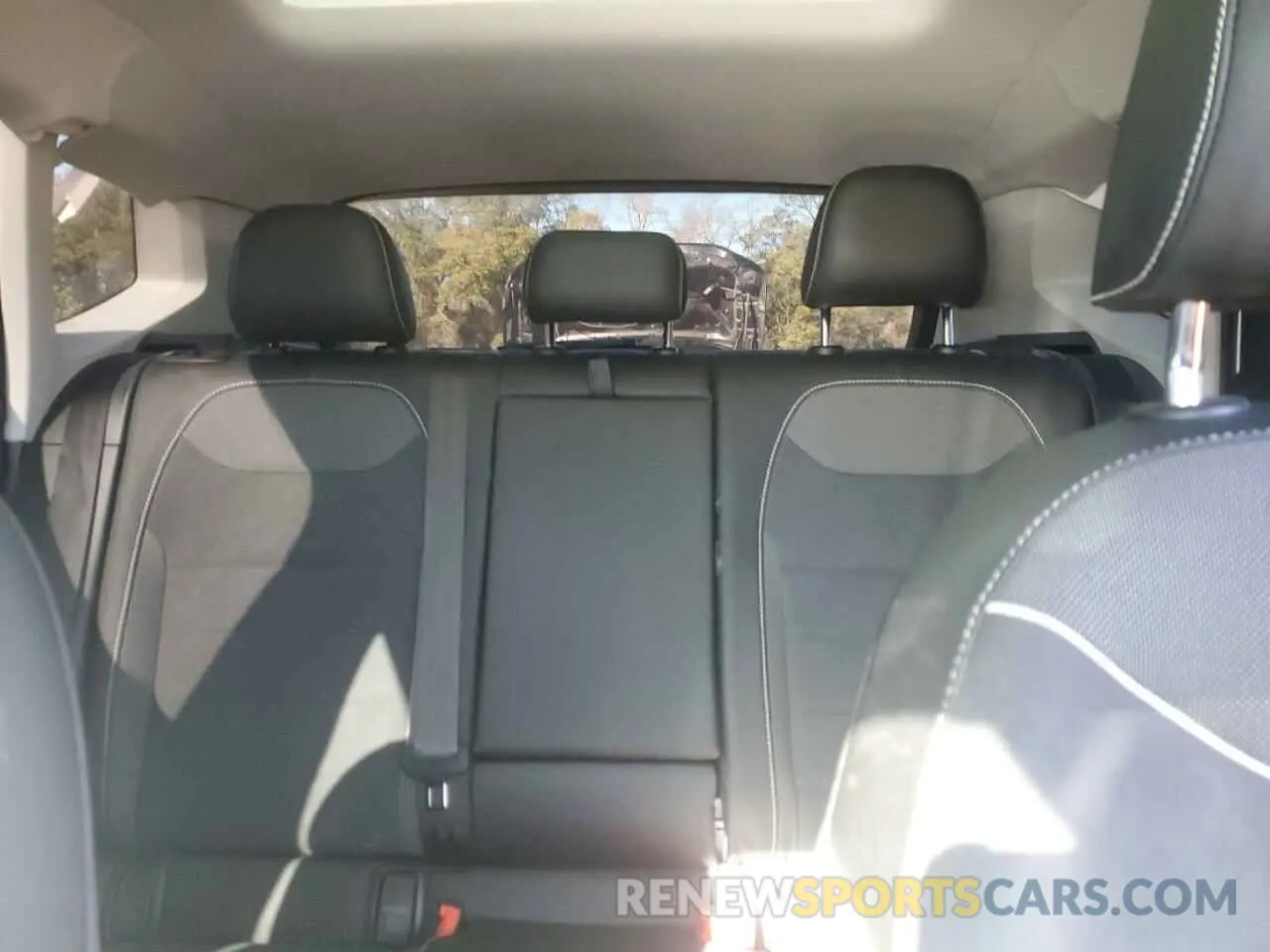10 Photograph of a damaged car 3VVEX7B21RM015711 VOLKSWAGEN TAOS SE 2024