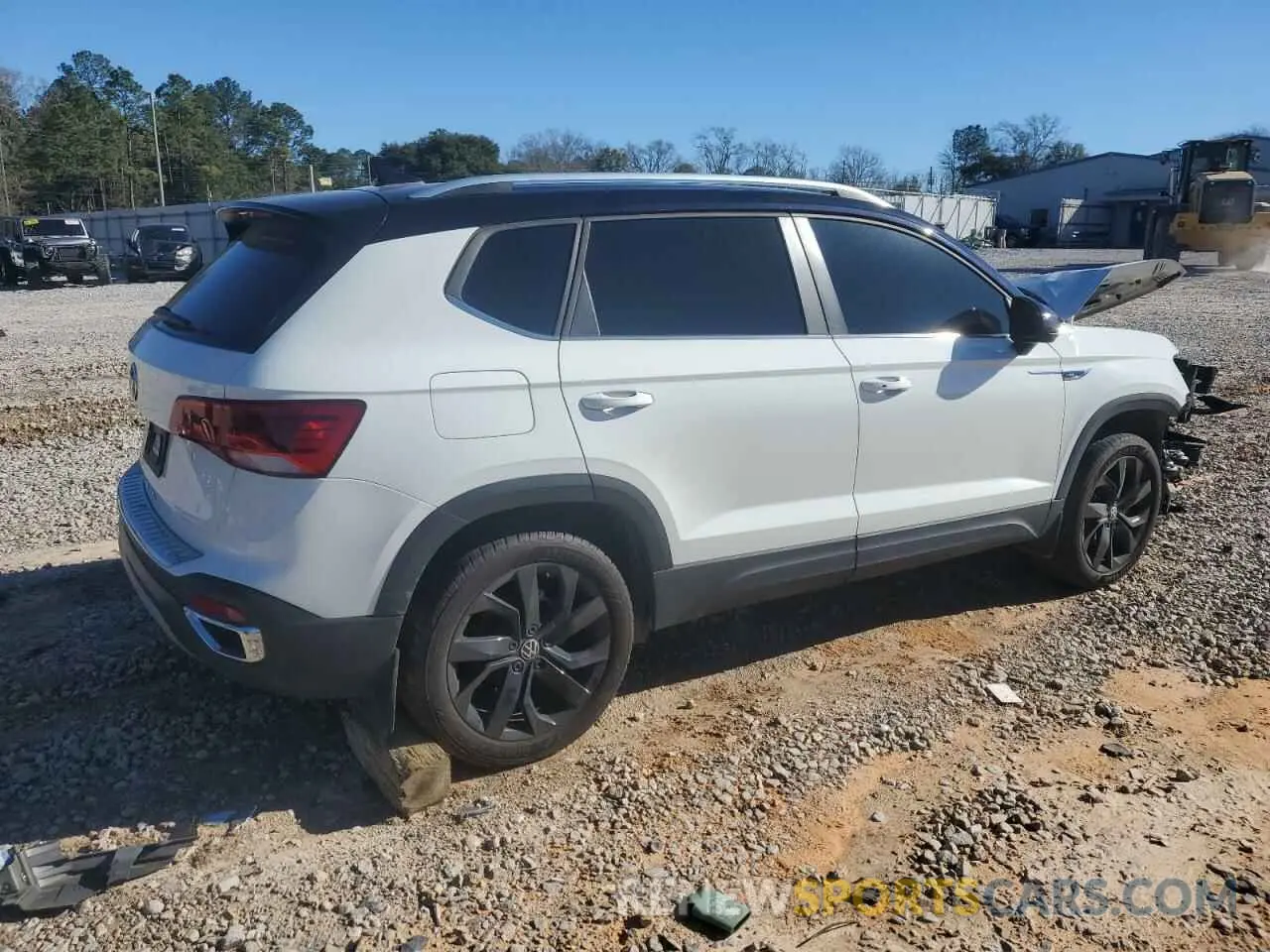 3 Photograph of a damaged car 3VVEX7B21RM015711 VOLKSWAGEN TAOS SE 2024