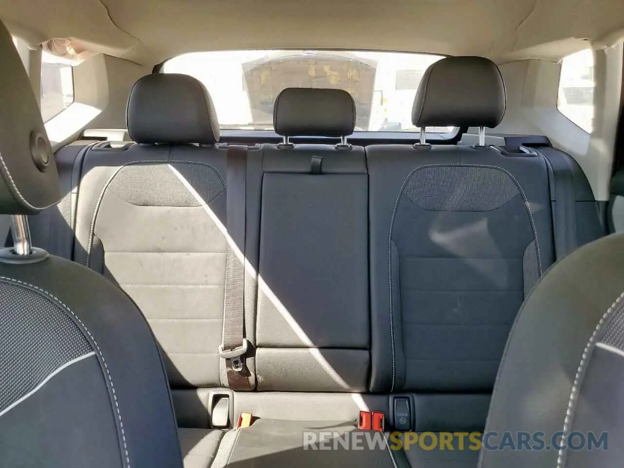10 Photograph of a damaged car 3VVEX7B21RM105067 VOLKSWAGEN TAOS SE 2024
