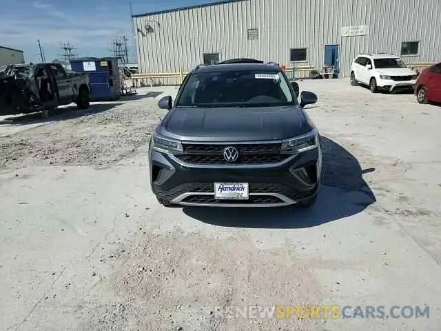 11 Photograph of a damaged car 3VVEX7B21RM105067 VOLKSWAGEN TAOS SE 2024