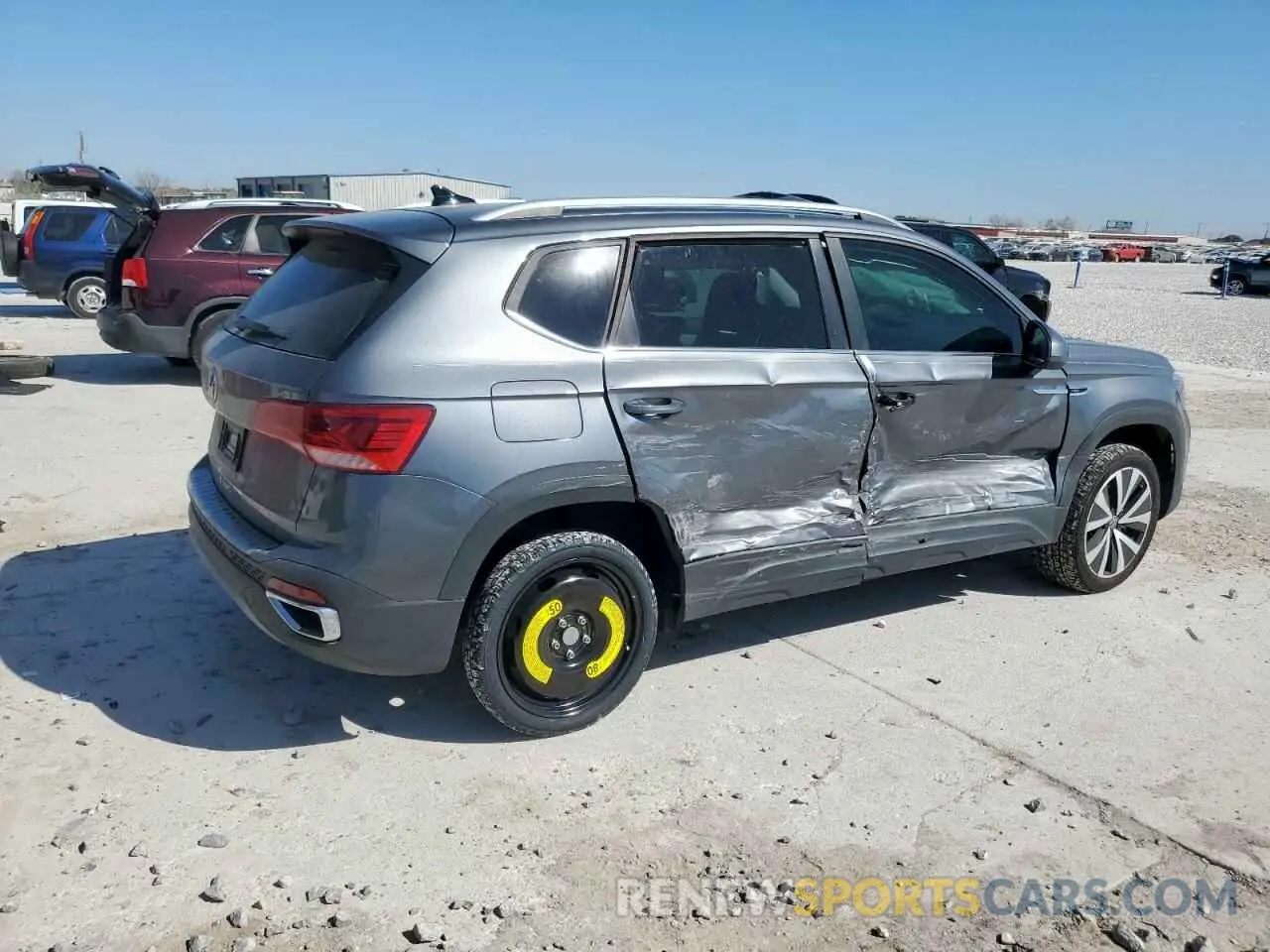 3 Photograph of a damaged car 3VVEX7B21RM105067 VOLKSWAGEN TAOS SE 2024