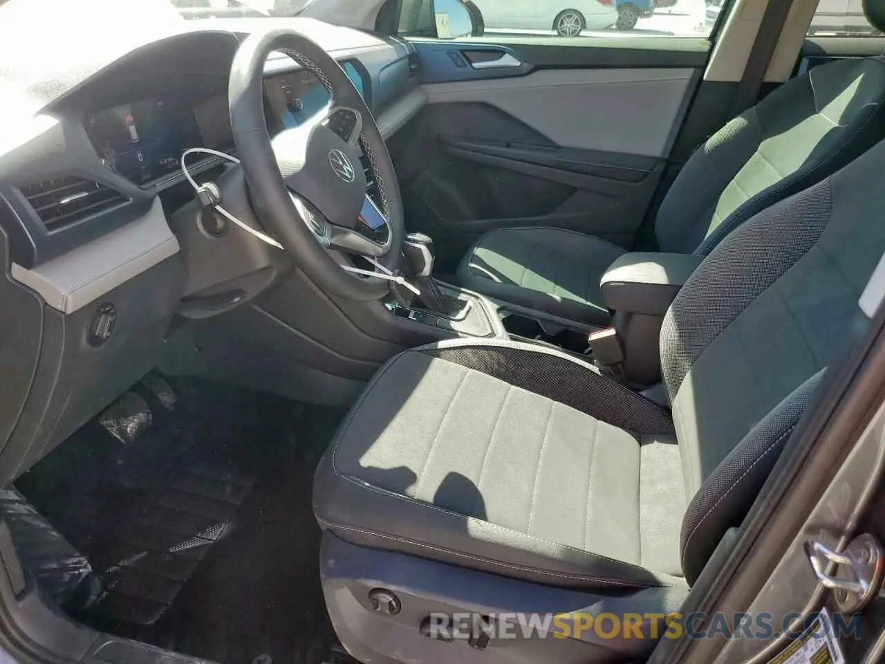 7 Photograph of a damaged car 3VVEX7B21RM105067 VOLKSWAGEN TAOS SE 2024