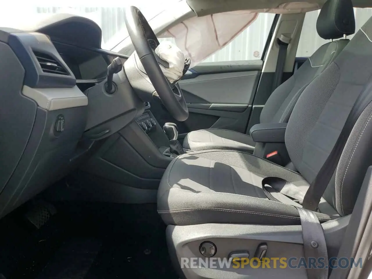 7 Photograph of a damaged car 3VVEX7B22RM129667 VOLKSWAGEN TAOS SE 2024